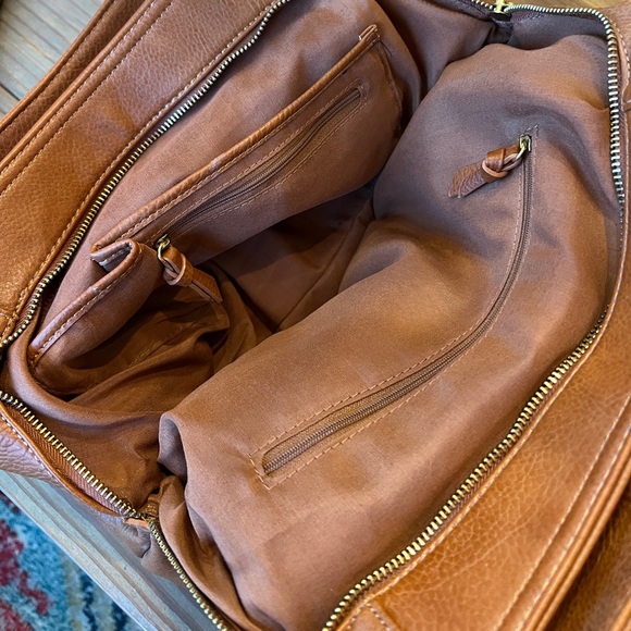 Liz Claiborne Women’s Cognac Multi-divider/Pockets XL Handbag Tote and Wallet - Picture 7 of 16